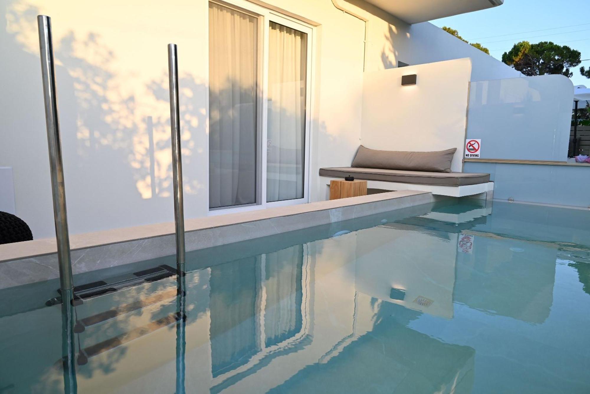 Rhotheon Suites In Ialysos  Extérieur photo