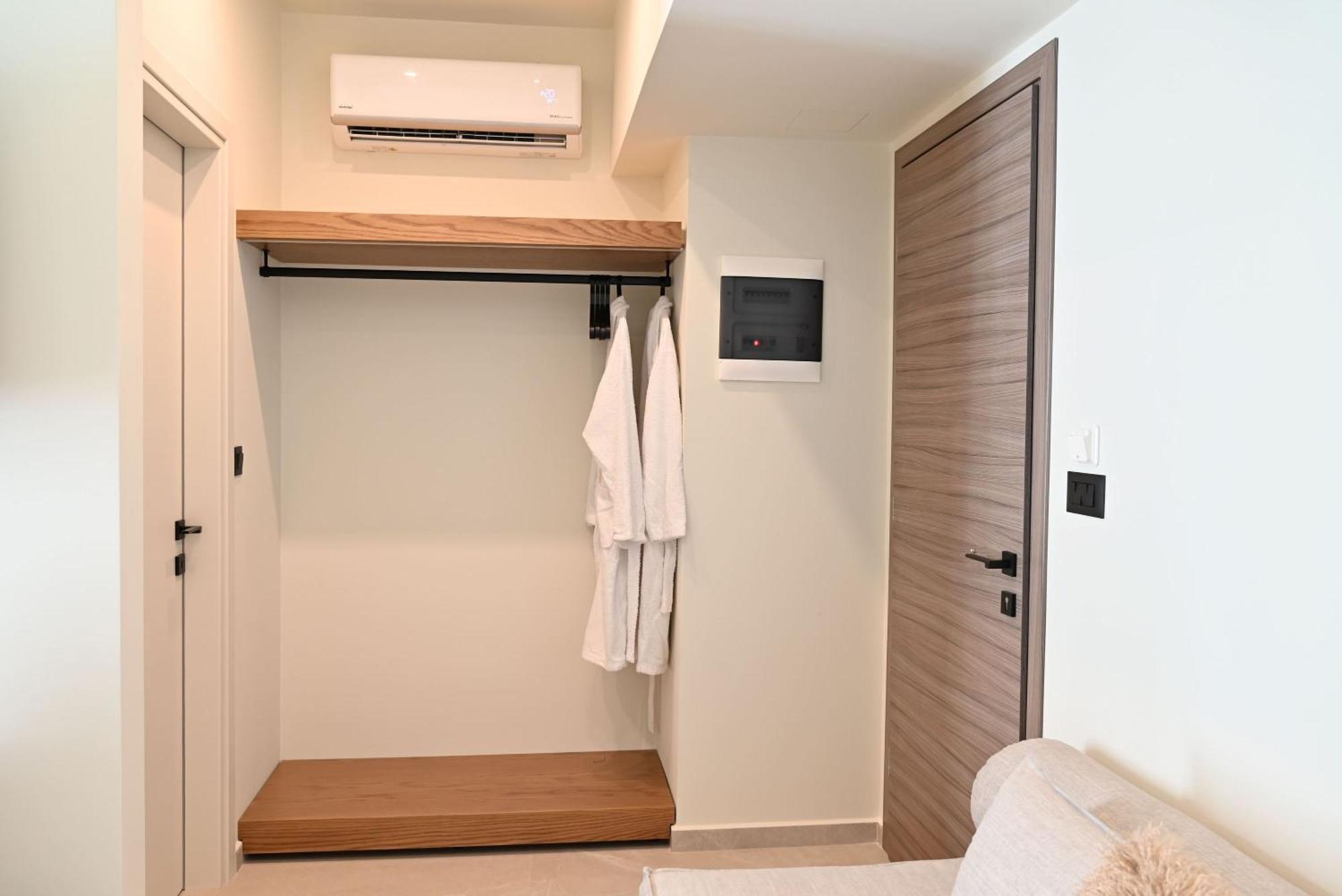 Rhotheon Suites In Ialysos  Extérieur photo