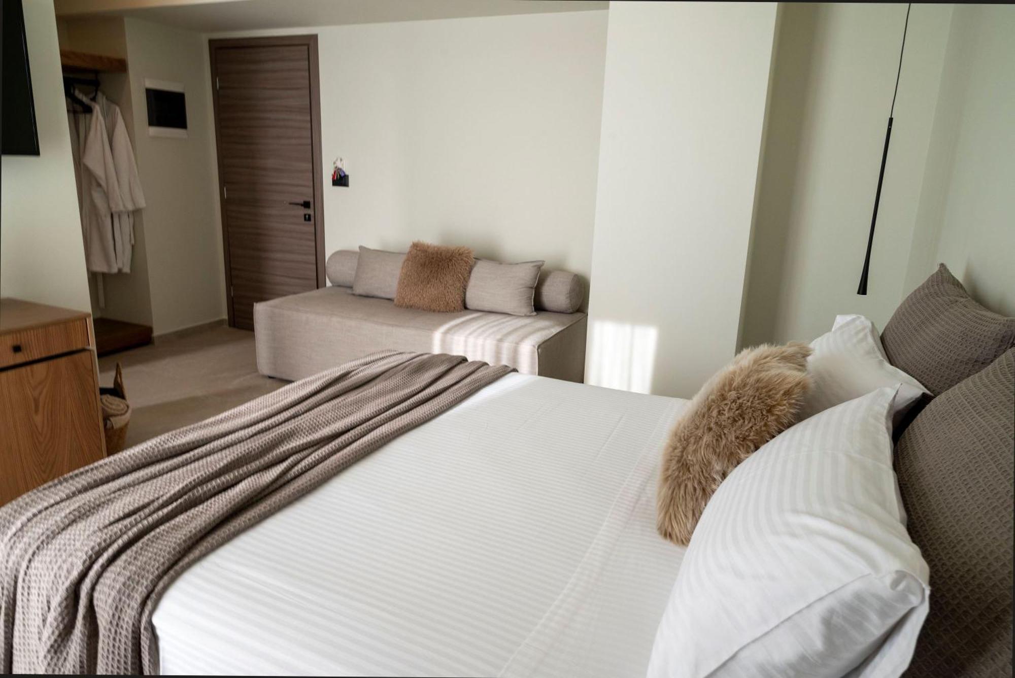 Rhotheon Suites In Ialysos  Extérieur photo