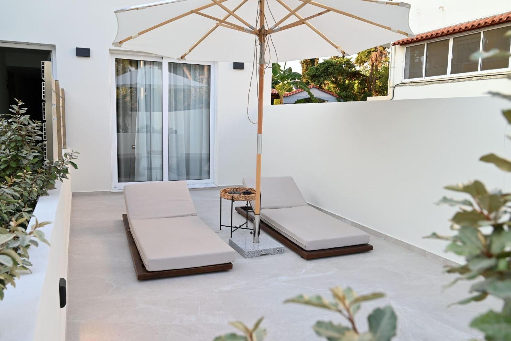 Rhotheon Suites In Ialysos  Extérieur photo