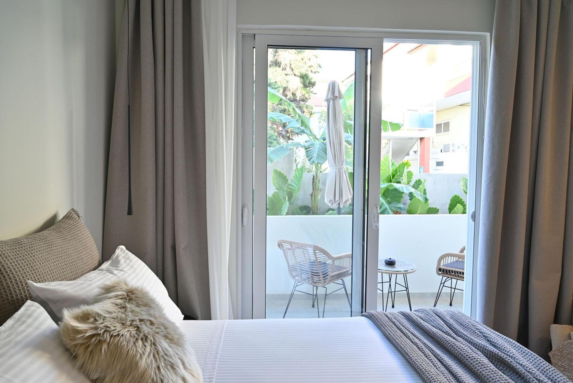 Rhotheon Suites In Ialysos  Extérieur photo