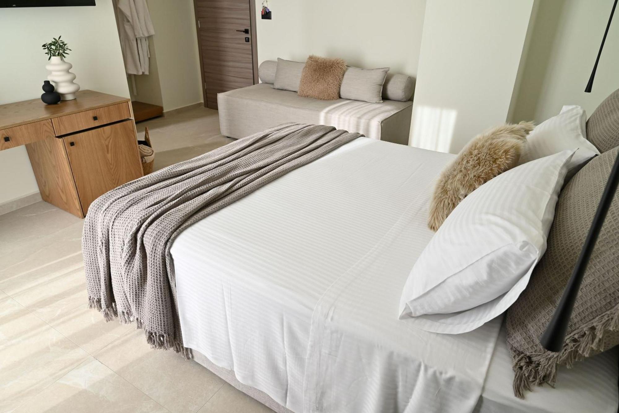 Rhotheon Suites In Ialysos  Extérieur photo